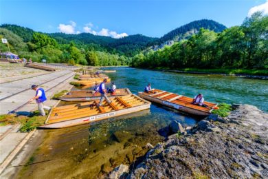 Spływy Dunajcem tradycyjną łodzią